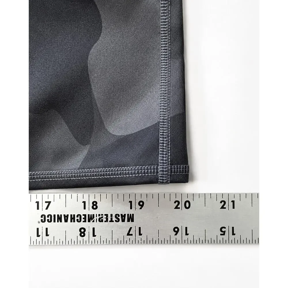 Alo Yoga Airbrush Capri Leggings Women’s Size Not Marked Black Camo Pilatescore